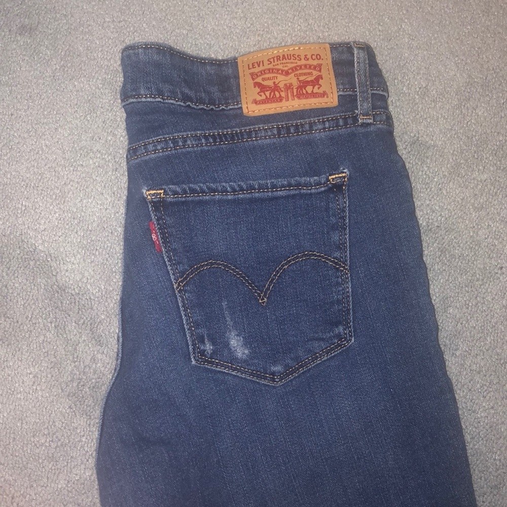 Levi’s distressed jeans